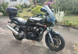Moto Yamaha Fazer 600