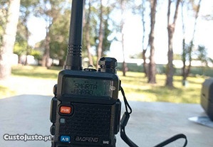 Baofeng UV-5RTP banda UHF e VHF tri-power 8/4/1W