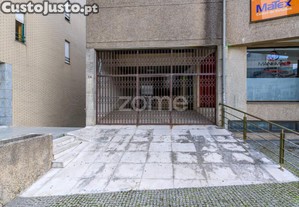 Lojas, 128 M2, Em Frente Ao El Corte Inglês,...
