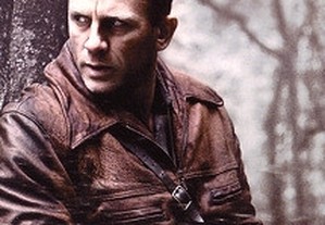 Resistentes (2008) Daniel Craig IMDB: 7.4 