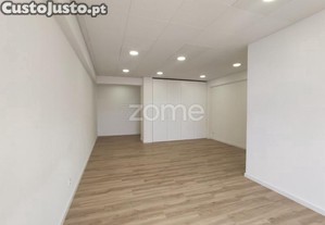 Escritório No Centro Da Maia