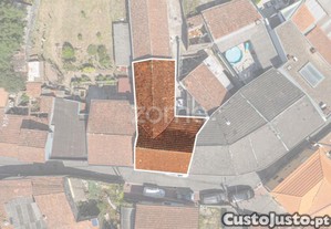 Moradia Multifuncional Em Baguim Do Monte /...