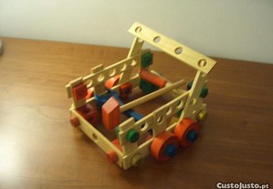 Puzzle Constructor em madeira 50 Peças da Tool Kit