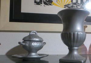 Conjunto de Jarra para flores e Terrina com prato, decorativa, em cerâmica, prateado