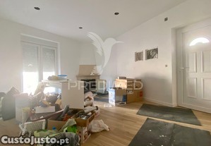Casa trrea t1+1 na periferia de rio maior