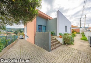 Moradia T5 Isolada, com Dois Pisos, Elevador e Terraço, com 800m2 de Terreno , na Quinta do Anjo, Palmela