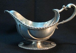 Molheira inglesa antiga em casquinha de prata