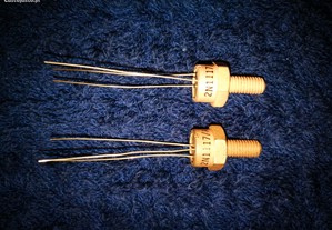 Par de transistores 2N1117 banhados a ouro