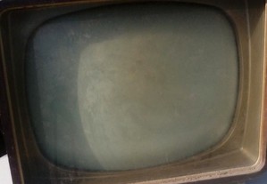 Tv muito antiga