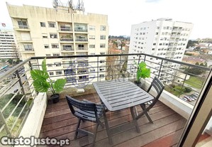 apartamento T1 mobilado e equipado, garagem, varanda, em Aviz, Boavista, Porto