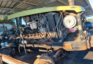 Trator-Hurliman XT105 para peças
