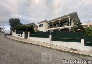 Moradia T5 Em Cacém E São Marcos,Sintra