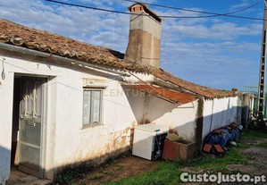 Moradia + Adega para remodelação - Cadaval