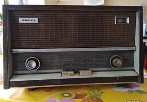 Rádio Antigo Sanyo