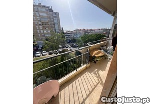Fantástico Apto T3, Num 4 Andar, Com 2 Casas De...