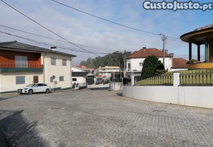 Terreno Urbano Com 698 M2 Em Alvarelhos, Trofa