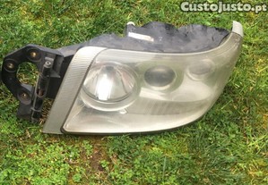Farol Camião esquerdo Renault Magnum