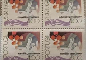 Quadra de selos novos Educação Permanente - 1977