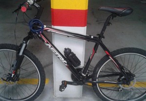 Bicicleta Quadro "ASTRO" Roda 26' Cor Preta