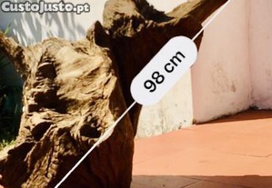 Peça de madeira - O elefante ou o monstro