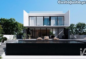 Casa / Villa T6 em Montenegro de 443,00 m²