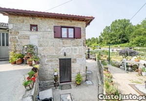 Moradia T2 Junto Ao Rio Em Fermentões, Guimarães