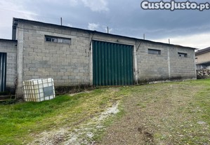 Armazém em Vila Viçosa, Espiunca - Arouca