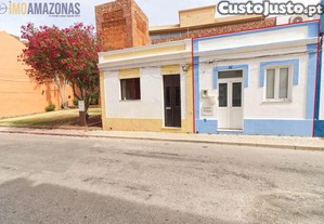 Moradia t2 em banda no centro histórico de silves