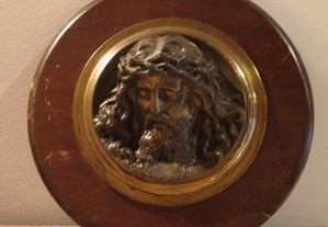 Bonito quadro redondo em madeira com Cristo