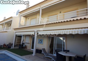 Moradia t3 espaçosa com piscina e garagem
