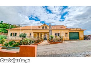 Moradia T�rrea �nica Nos Canhas