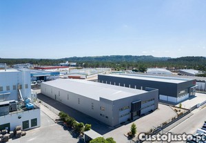Pavilhão Industrial com 2329m2 no Casal da Areia-Alcobaça