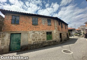 Prdio em Runas em Viseu