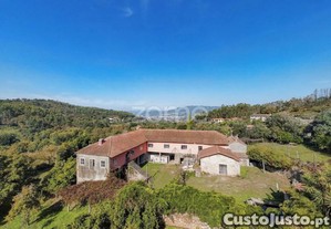 Quinta De Sinde Com 30 Hectares Na Póvoa De...
