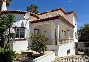 Casa / Villa T6 em Alcantarilha e Pêra de 122,8 m²