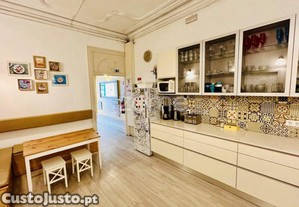 Hostel De 4 Pisos No Centro Histórico Do Porto