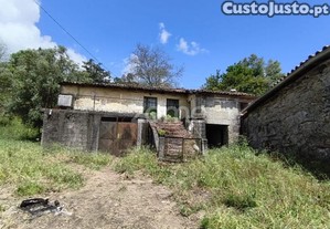 Casa Para Recuperação Em Valdreu - Vila Verde
