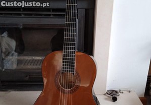 Guitarra Clssica marca Stagg com capa de transporte