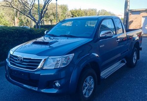 Toyota Hilux 4WD Cab extra tracker 4 lugares
