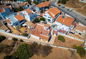 Moradia Térrea T3 No Centro De Albufeira