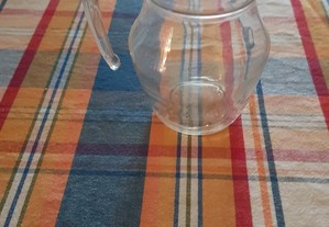 Jarro de vidro para sumo ou vinho