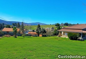 Moradia Em Pedra T4 Com Terreno, No Barracão,...