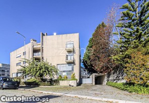 Apartamento T3 Com 3 Varandas E 2 Lugares De...