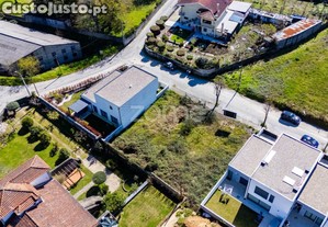 Moradia T3 Em Estrutura, Vila Verde