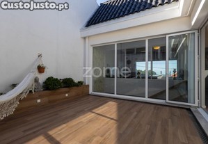 Moradia T3+1 À Estação De Metro Manuel Leão,...