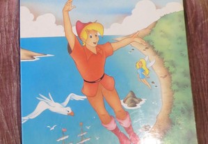 Livro Ilustrado Peter Pan - Tamanho A4 - Capa Dura - Folhas em cartão , laváveis