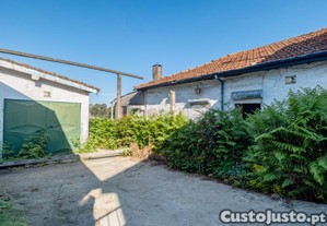 Moradia T2 Com Garagem E Jardim, Para...