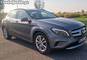 Mercedes-Benz GLA 200 Urban Motor Mercedes - 14