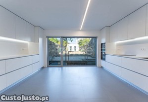 Moradia T3+1 - Com Terraço E Garagem - Antas -...