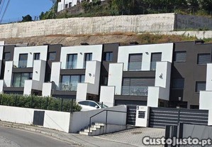 Casa / Villa T3 em Louredo de 271,00 m²
